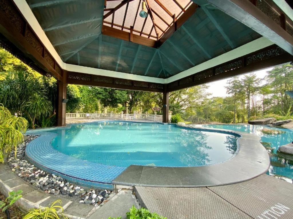 Pulai Spring Resort Kampung Kangkar Pulai Exterior foto